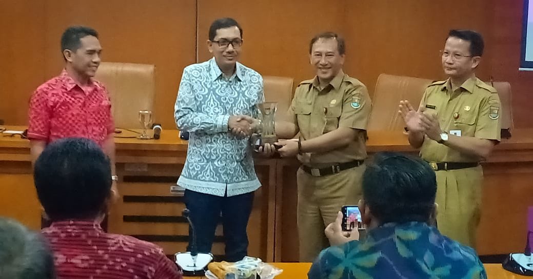 Studi Tiru Si Pendekar