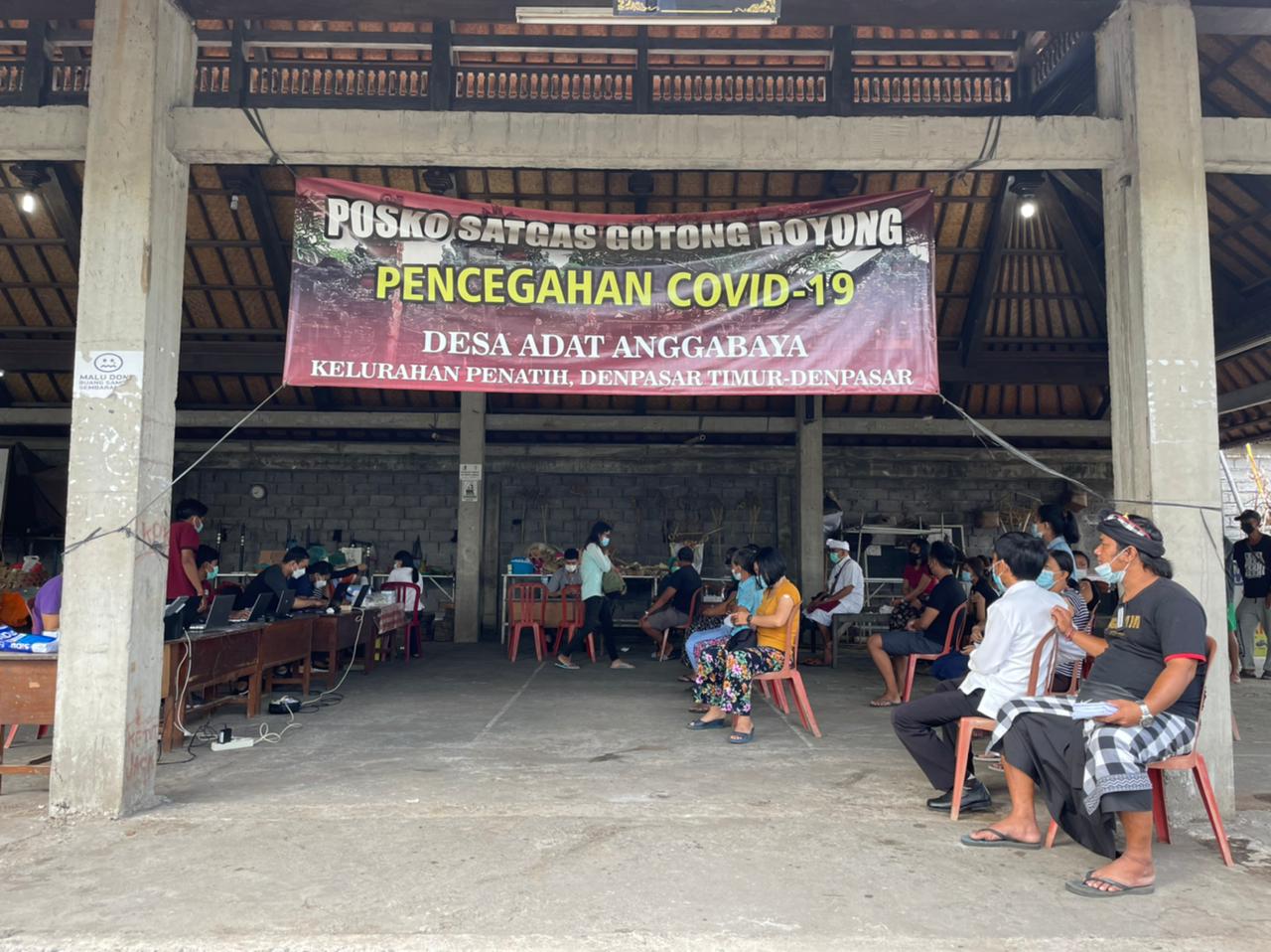 Vaksinasi COVID-19 Banjar Anggabaya