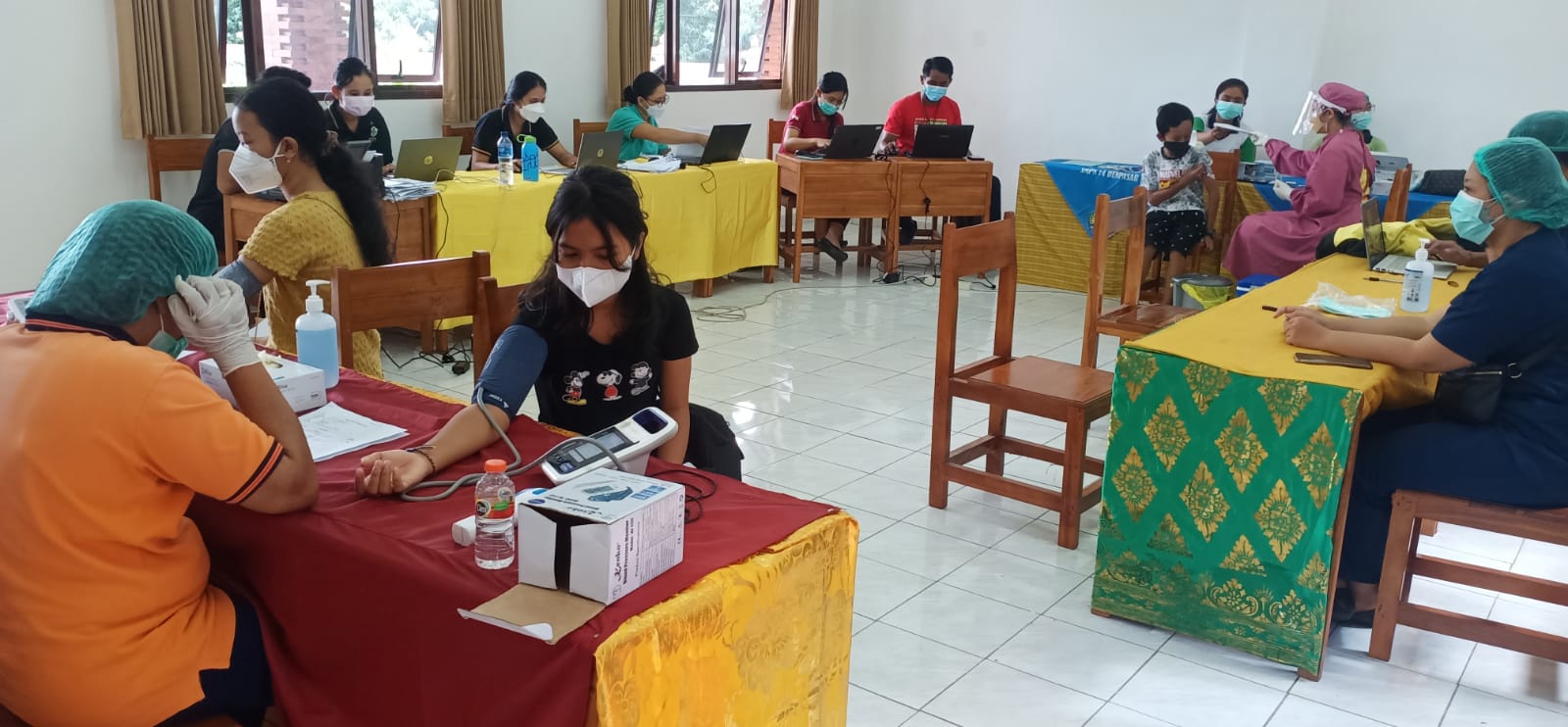 Vaksinasi Covid-19 di SMPN 14