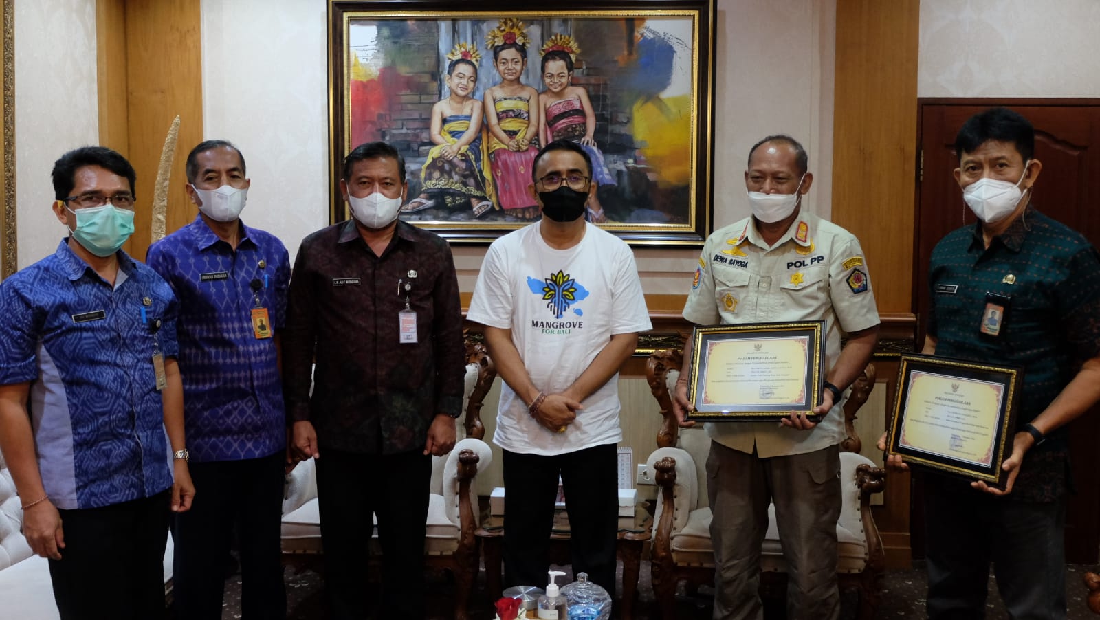 PENYERAHAN PIAGAM PURNA TUGAS