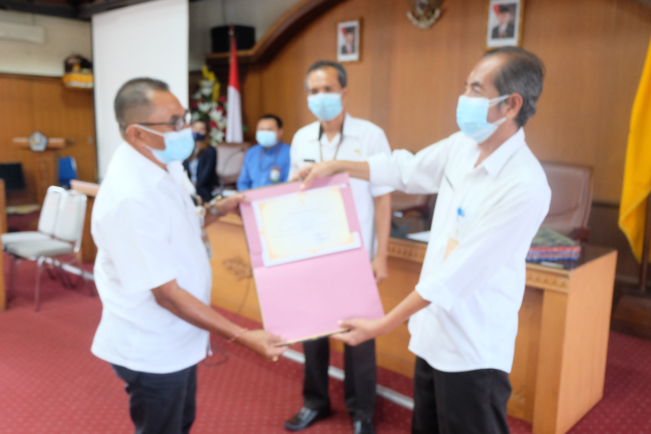 Penyerahan Piagam Purna Tugas