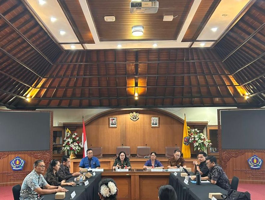 PEMERIKSA HUKUMAN DISIPLIN DAN PERTIMBANGAN IZIN PERCERAIAN BAGI PEGAWAI APARATUR SIPIL NEGARA DI LINGKUNGAN PEMERINTAH KOTA DENPASAR